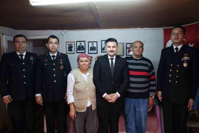 Gökçeada Kaymakamı Acar'dan Gazi ailesine bayram ziyareti