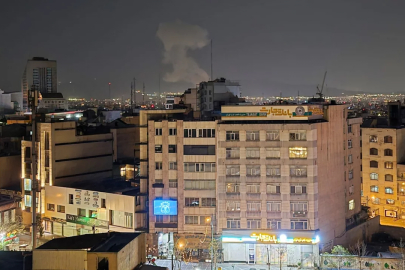 İran'ın başkenti Tahran'da patlamalar meydana geldi