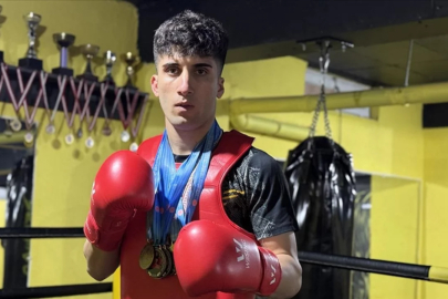 Kum torbasıyla başladığı wushuda hedefi elde ettiği başarılara yenilerini eklemek