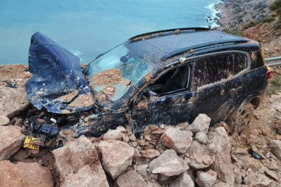 Mersin-Antalya yolundaki heyelan araç kamerasında