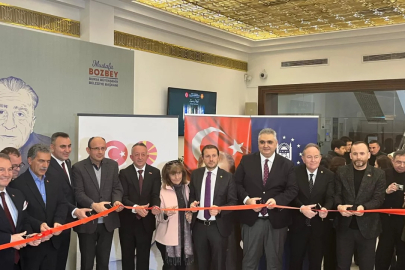 Bursa'da tezhip sanatına zarif dokunuş! 'Zer-i Nâb' sergisi açıldı...