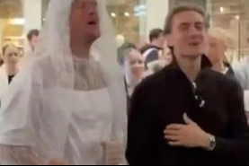 Süper Lig devinde kupalar kazanıyordu, şimdi gelinlik giyip şarkı söylüyor