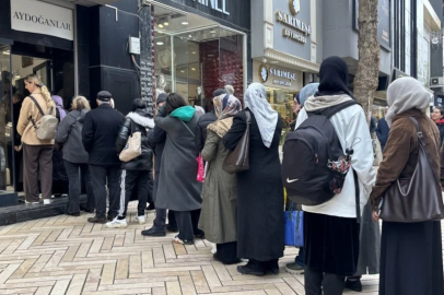 Altın fiyatları düşünce kuyruklar uzadı: Kocaeli'de kuyumcular doldu taştı