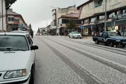 Çal'a Mart ayında kar düştü