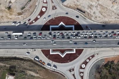 Kırıkkale'deki kilit kavşaktan bayramda 1.2 milyon araç geçti