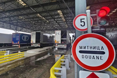 Sınır kapısında durdurulan TIR'da şoke eden olay!