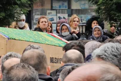 Spor salonunda fenalaşıp hastanede ölen hemşire 9 ay önce ölen oğlunun yanına defnedildi