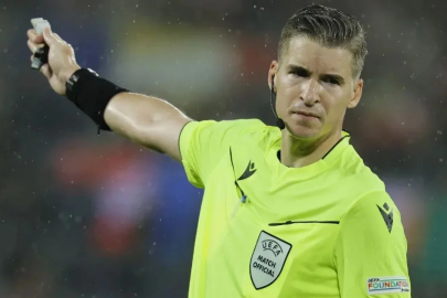 Türkiye-Romanya maçına tanıdık hakem: François Letexier düdük çalacak!