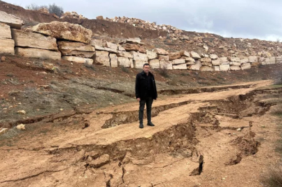 Yer yarıldı, görüntüler dehşete düşürdü! Kimse bölgeye yaklaşamıyor