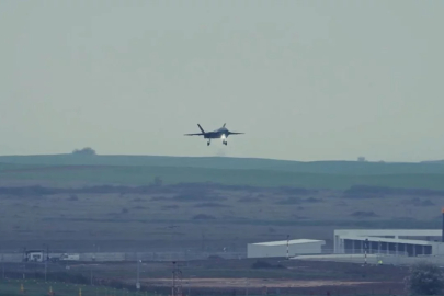 Bayraktar KIZILELMA eğitim uçuşunu başarıyla tamamladı