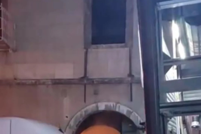 Bursa'da tarihi binada facianın eşiğinden dönüldü!