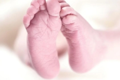 Tuvalette doğurdu, 'at çöpe' dedi...