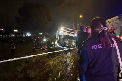 Antalya'da korkutan kaza! Ceza infaz kurumuna ait servis aracı devrildi: 16 yaralı