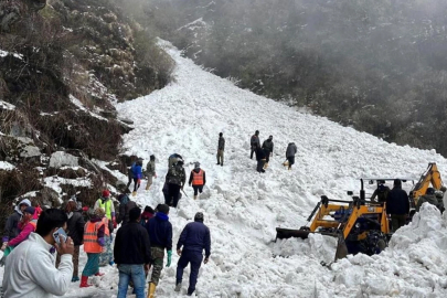 Hindistan'da çığ felaketi: 6 kişi hayatını kaybetti