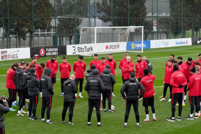 A Milli Futbol Takımı, yağmur altında çalıştı