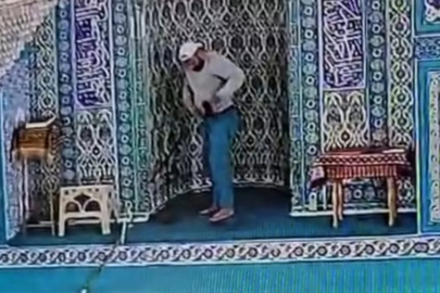 Bursa'da film gibi cami hırsızlığı! Oltayla çaldı, "Bu daha başlangıç"