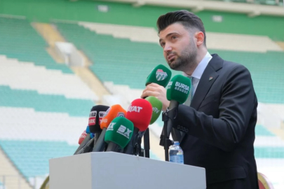 Bursaspor Başkanı Enes Çelik ateş püskürdü: 'İstenmiyorsak açıkça söyleyin'