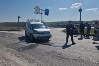 Çorum'da hafif ticari araç ile otomobil çarpıştı: 1 yaralı