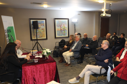 Dünya Şiir Onur Ödülü Nisa Leyla’ya verildi