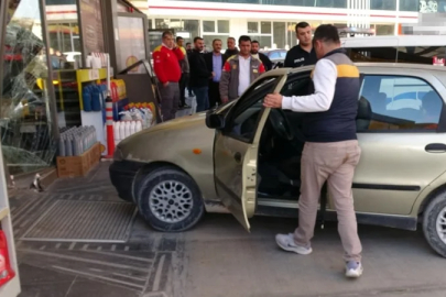 Malatya'da kasiyerle tartışan şahıs araçla akaryakıt istasyonuna daldı