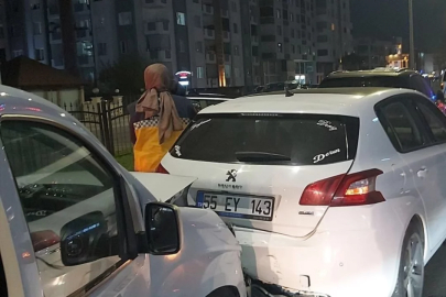 Samsun'da 3 aracın karıştığı trafik kazasında 3 kişi yaralandı