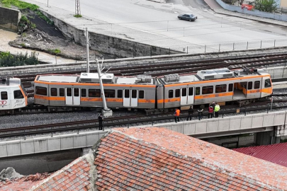Adana'da metro vagonu seyir halindeyken raydan çıktı; kazada yaralanan olmadı