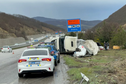 Almanya'dan Türkmenistan'a giden tır Samsun'da devrildi: 1 yaralı