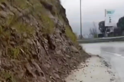 Bursa'da yağışlı hava heyelan riskini arttırdı! Toprak parçaları yola saçıldı....
