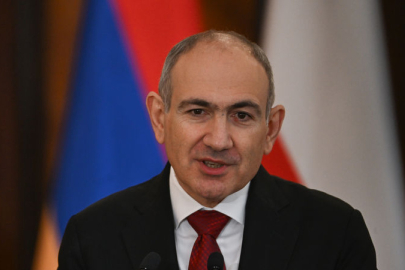 Ermenistan Başbakanı Paşinyan'a kilisede saldırı girişiminde bulunuldu