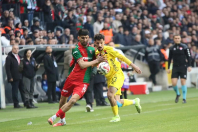 Karşıyaka - Eskişehirspor maçı başladığı gibi bitti! Beyaz güvercin uçurdular