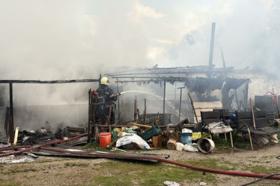 Muğla'da evde çıkan yangında aile alevlerin arasından kurtuldu
