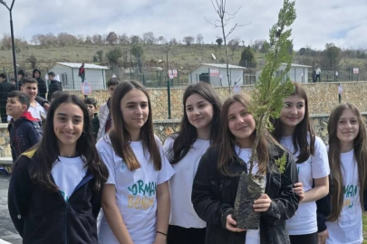 Orhangazi'de Yeşil Vatan için minik eller iş başında!  Fidanlar toprakla buluştu