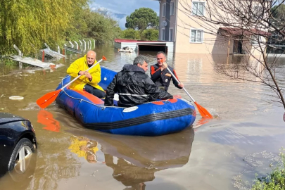 Yükselen sular evde mahsur bıraktı, AFAD ekipleri yetişti