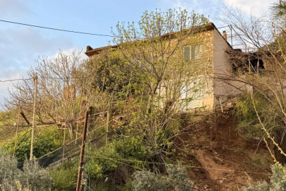 Aydın'da toprak kayması: 3 ev tahliye edildi