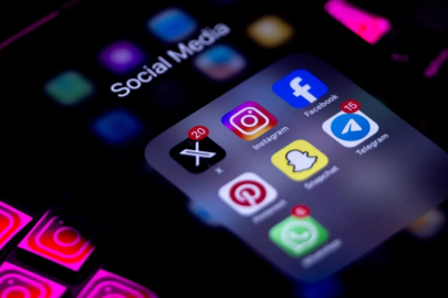 Fransız Senatosu, 15 yaşından küçüklere kısmen sosyal medya yasağı getiren tasarıyı kabul etti