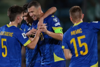 Bosna Hersek'in 12 yıl aradan sonra Dünya Kupası bileti alması gece boyunca kutlandı