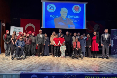 Bucak'ta "Eğitim ve Aile" konulu konferans düzenlendi