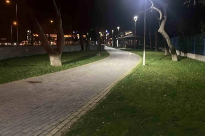 Parkta bıçaklı kavga: 3 kişi yaralandı