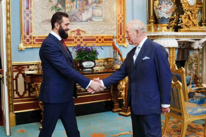 Suriye Devlet Başkanı eş-Şara, İngiltere Kralı III. Charles ile bir araya geldi