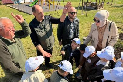 Vezirköprü'de minikler fidan dikerek doğayla buluştu