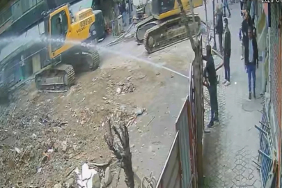 Zeytinburnu'nda inşaattan beton parçası düştü; 6 yaşındaki çocuk öldü