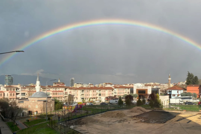 Bursa semalarında renk cümbüşü! Yağmurun ardından gökkuşağı...