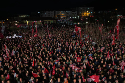 Bursa'da mitingde dikkat çeken an! Özgür Özel Çınarcık Barajı'nın açılışını gerçekleştirdi...