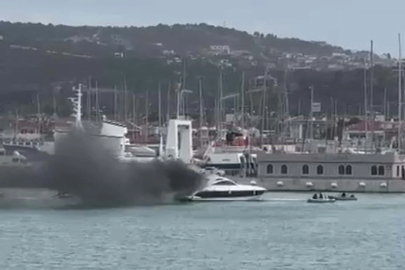 İzmir'de motoryat yangını