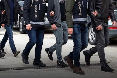 İzmir'de nitelikli dolandırıcılık operasyonu: 32 gözaltı