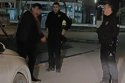 Aksaray polisinin elinde keser olan adamla imtihanı