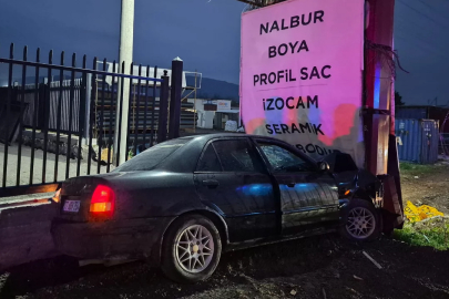 Bursa'nın kazaları ile meşhur virajında bir olay daha! 3 kişi yaralandı