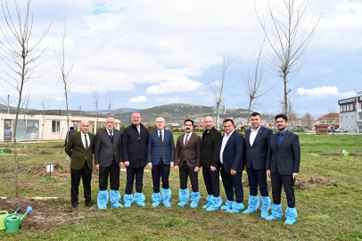Karacabey’de Bursa’nın Fethi’nin 700. Yılı Anısına Fidanlar Toprakla Buluştu 
