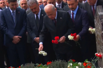 MHP lideri Bahçeli'den Türkeş'in kabrine ziyaret