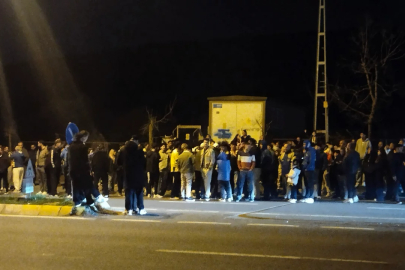 Fenerbahçeli taraftarlar Samandıra'da galibiyeti kutladı